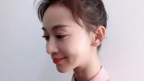 吴谨言自拍照瘦成皮包骨,"舒妃"现身劝告:你不能再瘦了!