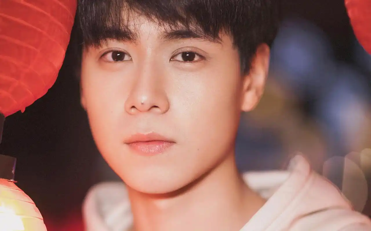 胡一天元宵节帅气图片桌面壁纸