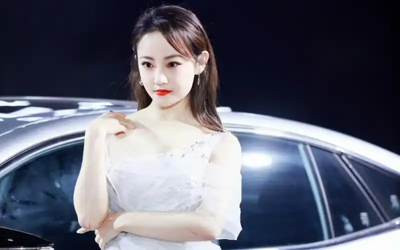 洁白的礼服,闪烁的星空,可爱的小仙女吴佳怡