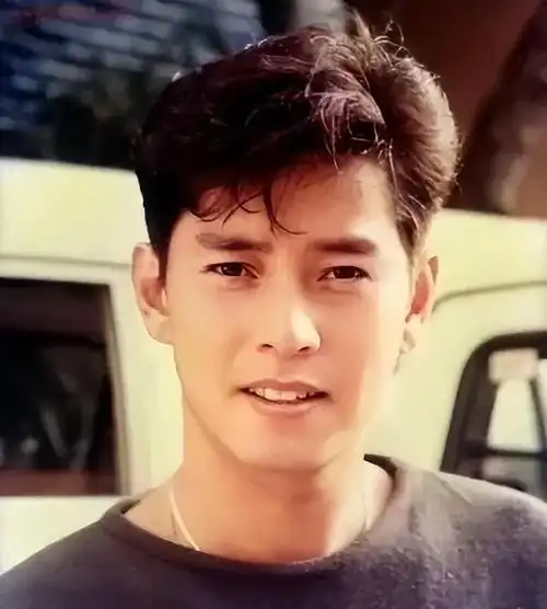 谭咏麟一夫二妻齐人之福和原配相约丁克却和红颜知己生子