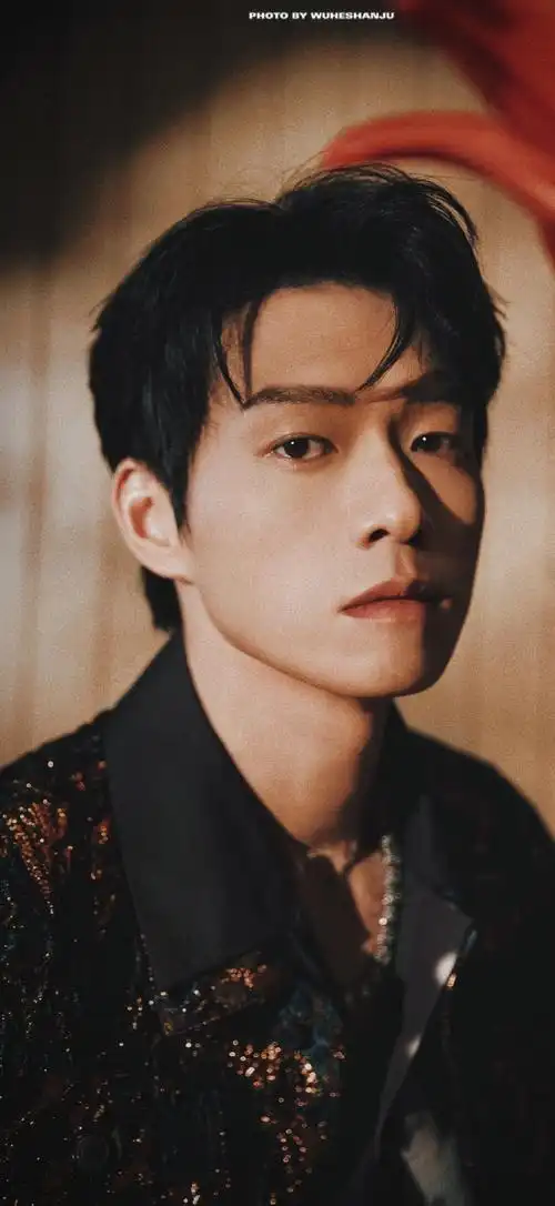 96 魏大勋  ×  全面屏壁纸#魏大勋#拿图吱一声  别忘了点赞评论三