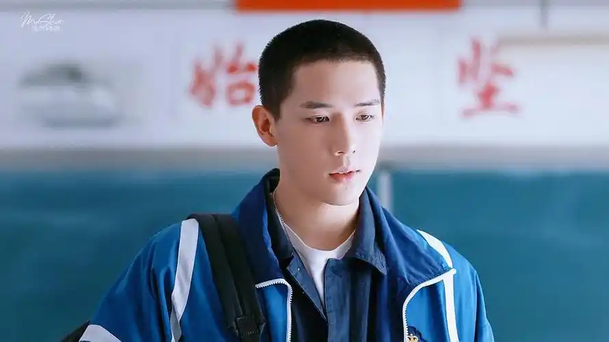 我终于知道王安宇为什么经常寸头了