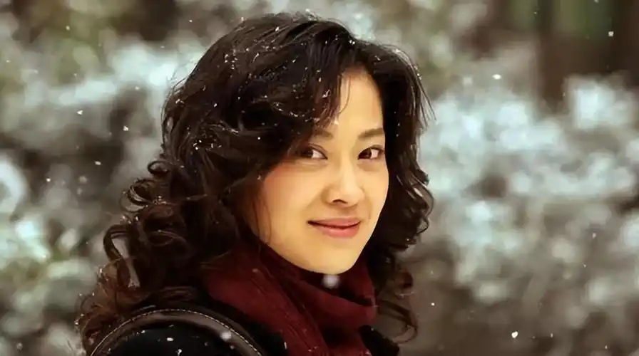 梅婷个人资料简介:一路情感坎坷,二婚嫁摄影师,三年生两娃如今很幸福