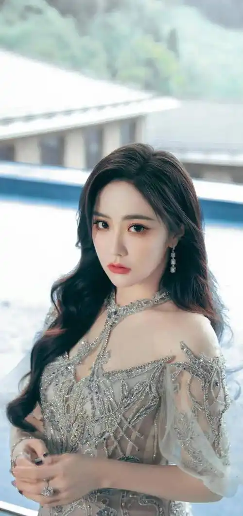 作为硬糖少女303组合成员之一,如今的她却是杨幂公司旗下有名的"四