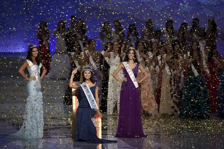 中国小姐夺2012世界小姐冠军(图)