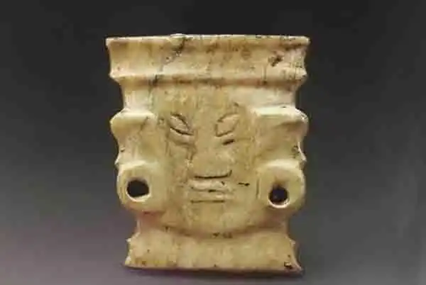 石家河遗址出土的玉人头