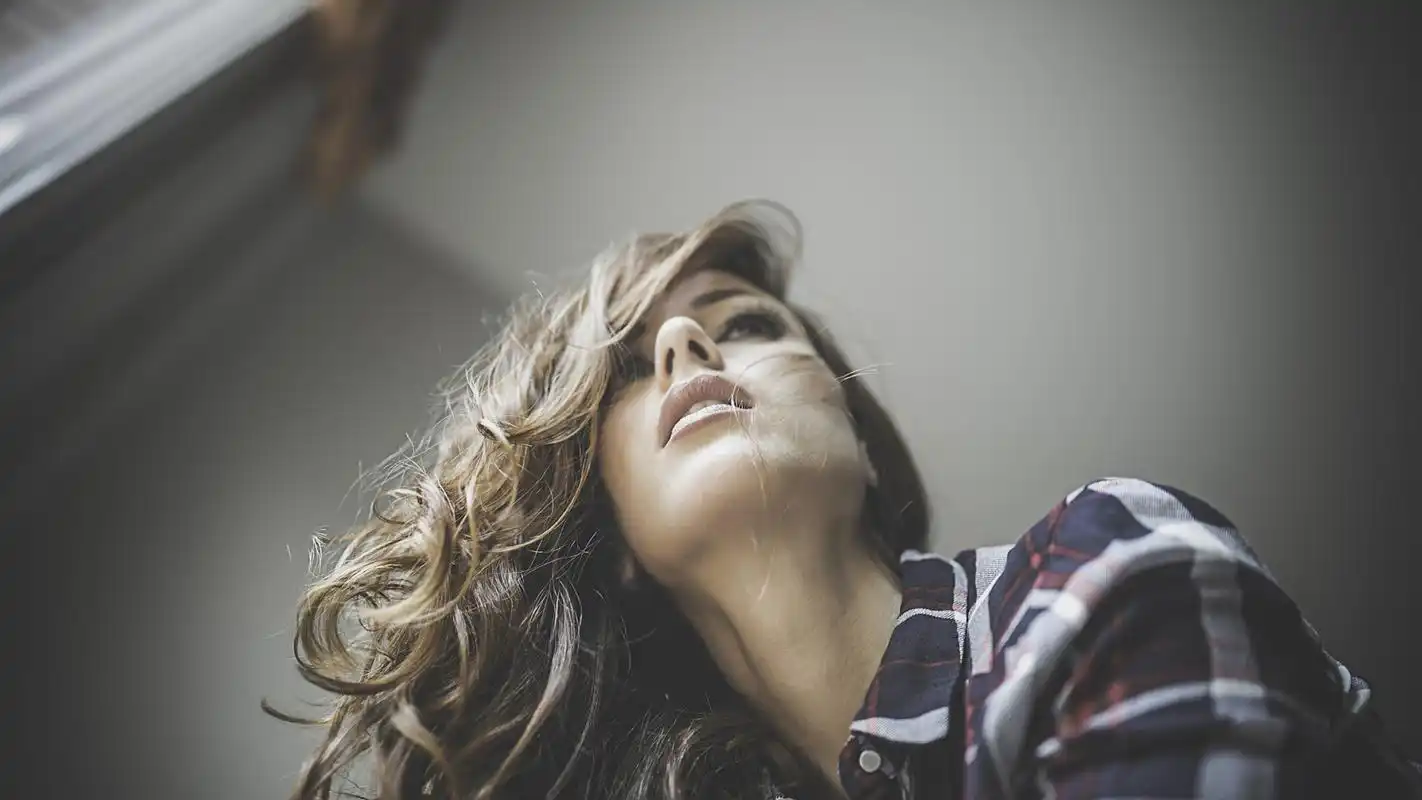 性感美丽的欧美风美女电脑桌面壁纸下载