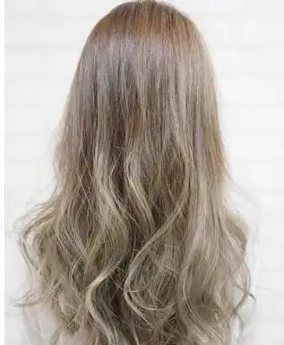 苦亚麻色头发好看吗 女生五款苦亚麻色头发图片