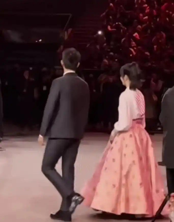 同框合照//"爱是看得见的"#李现 #杨紫 #李现杨紫 - 抖音