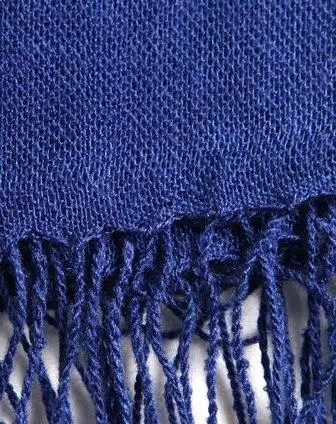 普蓝色极简纯色细腻流苏围巾