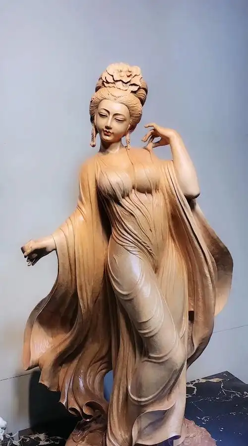 小伙雕刻美女贵妃成品出来也太惊艳了