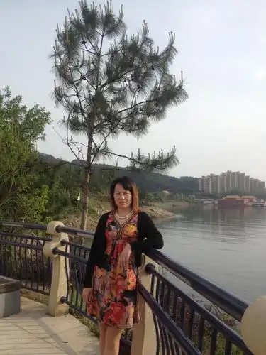 53岁离异女征婚照片(id:100720884)_浙江杭州征婚交友_珍爱网