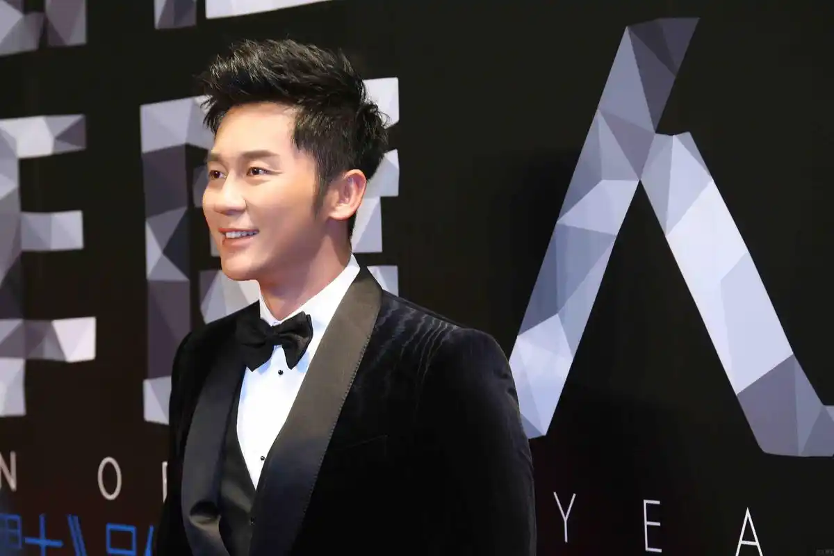 李晨获年度绝对吸引力明星