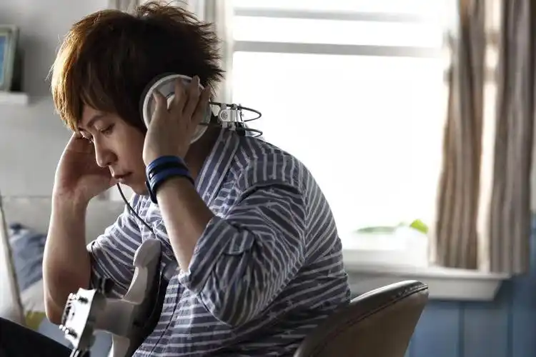 求这张阿信的高像素的图片