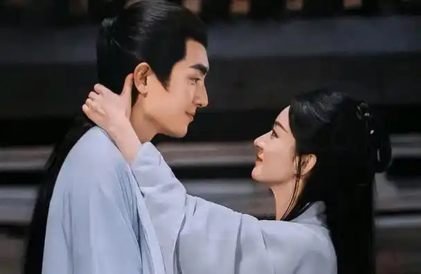 与凤行大额头水桶腰林更新舍不得丢的绿袍被拂容趁虚而入