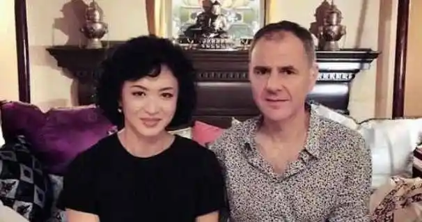 原创原创51岁金星近照曝光因要活得久些开始停药现喉结凸出显男性化