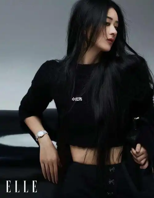 优雅星踪 # @浪琴表 优雅形象大使@赵丽颖 佩戴名匠系列腕表,优雅