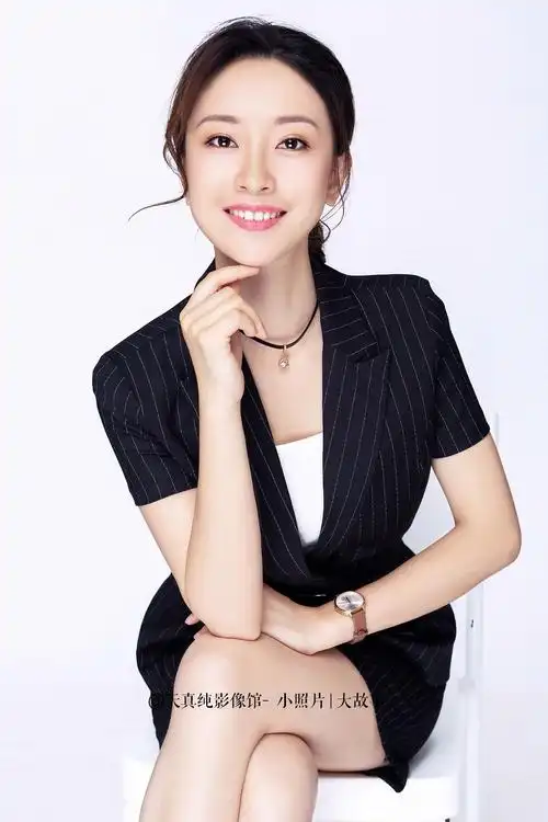 女生商务形象照职业形象照