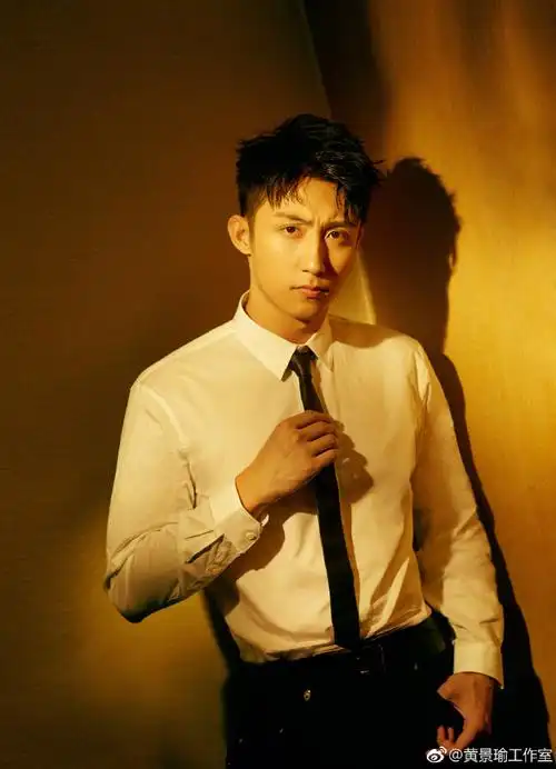 黄景瑜是帅哥届的标杆 摩根前刺的引领者@johnny黄景瑜