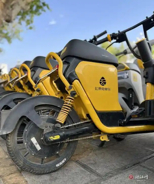 曲靖共享电单车需求量大增 松果出行全天候安排"守车人"保供给