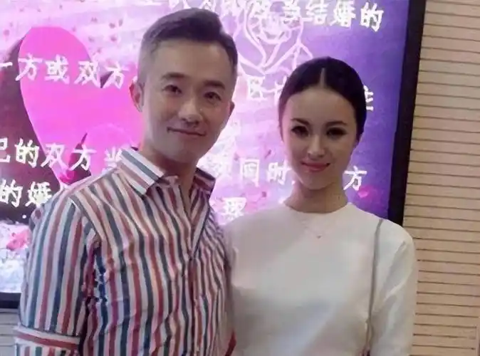 她是央视最美主持人,24岁嫁42岁丈夫,对患病丈夫不离不弃_王萌萌_程雷