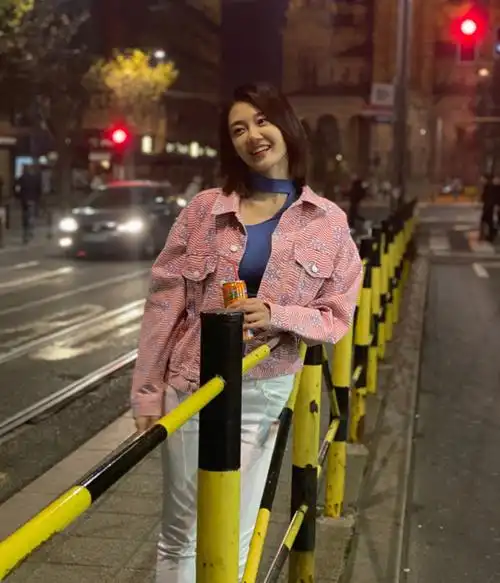 苗苗生活照苗苗图片