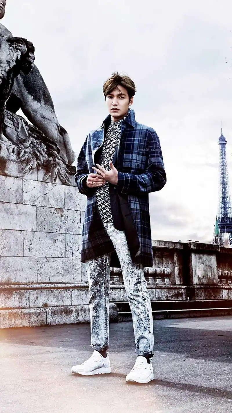 帅气王子李敏镐时尚写真手机壁纸下载