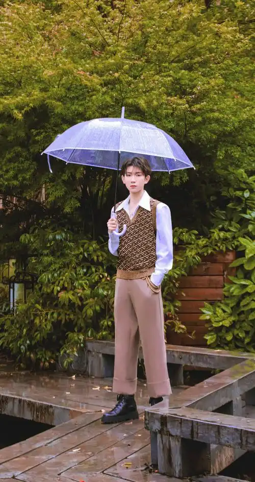 14岁的王源说要唱歌14岁的王源做到了