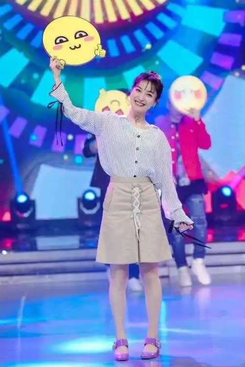 她们一到吴昕面前,就会暴露出自己真实的身高