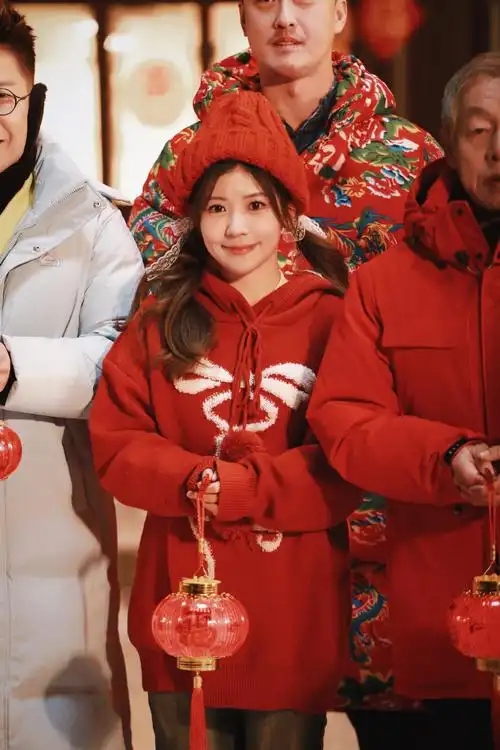 春晚##赖美云完美融入小砂糖橘##赖美云春晚玩转东北手绢