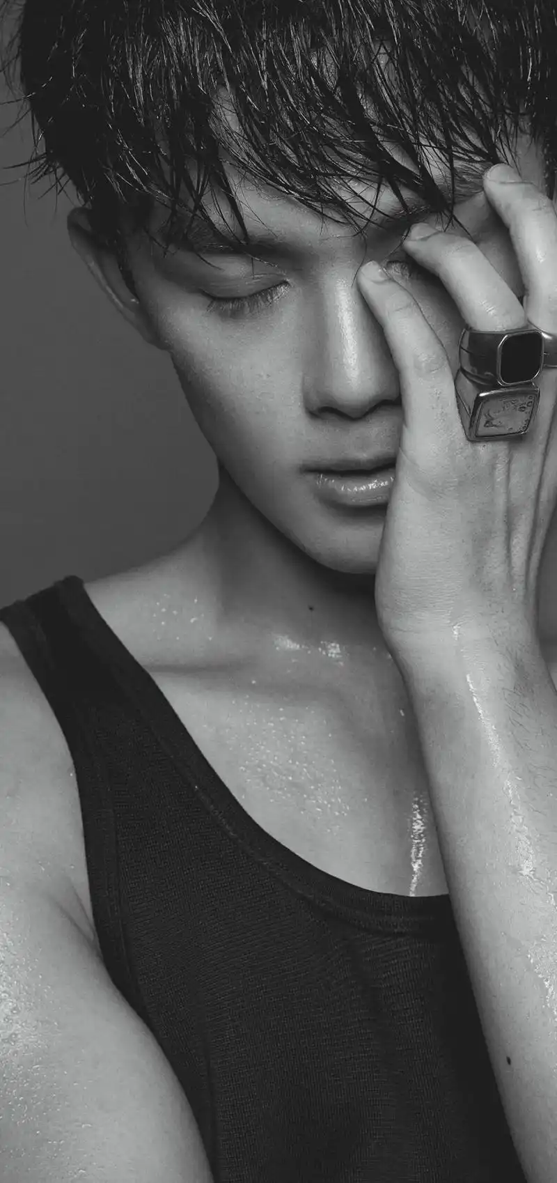 黑白照片也封印不住磊磊的颜值!#吴磊 #吴磊leo #宝藏男 - 抖音