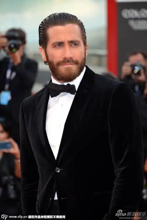 组图:吉伦哈尔留帅气络腮胡 断背山上映十周年_高清图集_新浪网