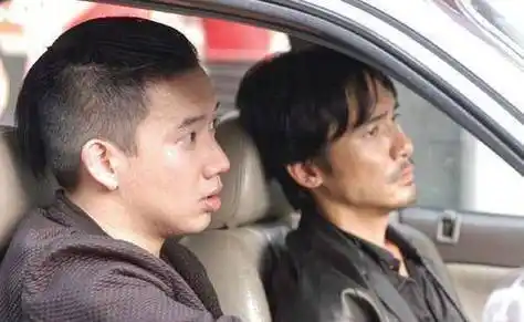 《无间道》里傻强是否知道陈永仁是卧底?_韩琛_按摩_身份