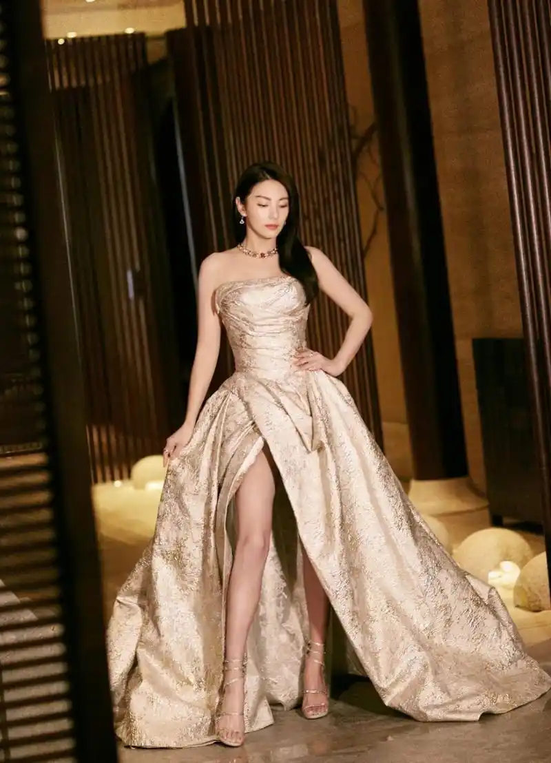 双十一嗨购指南# 张雨绮,原名张爽,1987年8月8日出生于山东省德州市