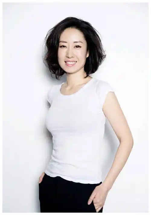 "中年叛逆"刘敏涛:一根冰激凌导致离婚,单身9年仍向往爱情