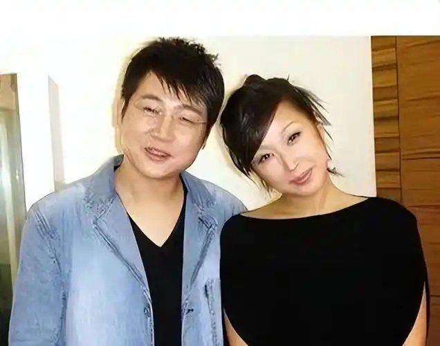 歌手孙悦:我不克夫,更没有圈养过黄晓明,如今被豪门老公宠成宝_哥哥