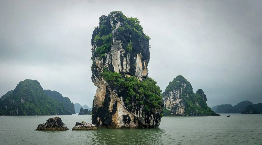 世界风景壮丽极致的自然奇观《下龙湾》