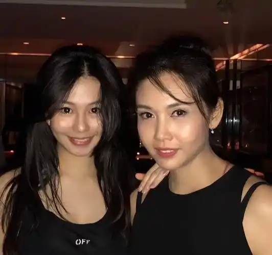 只是近年大女儿沈月一直活跃于各大社交平台,有意进军娱乐圈.