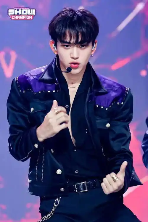 sm力捧黄旭熙solo出道,真皇族实锤?_行为_偶像_道德