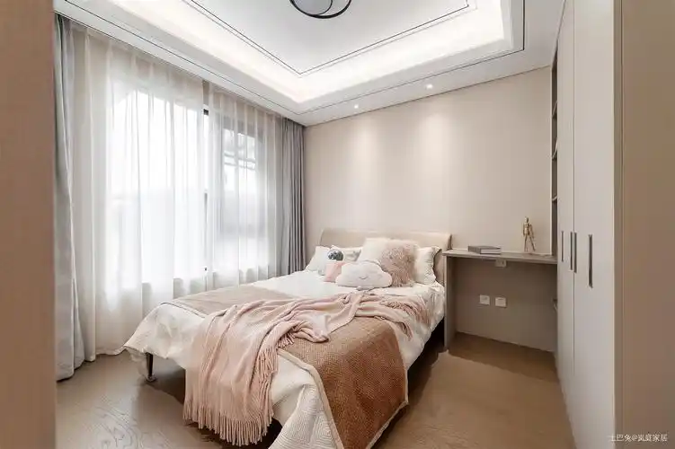 提高生活品质打造通透明亮的轻奢三居轻奢风卧室设计图片赏析