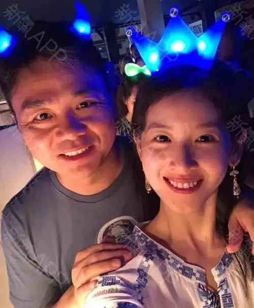 前两天"奶茶妹妹"章泽天和关晓彤分别都晒出了自己的素颜.