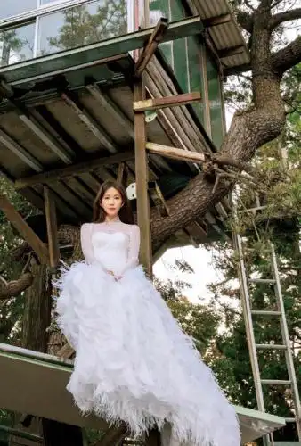 女星白色礼服(盘点女明星们的高贵礼服) - 小邻网