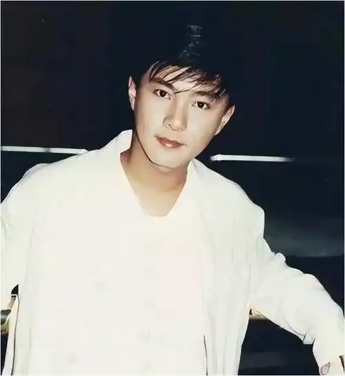 这一次娱乐圈的残酷现实在58岁张卫健身上展现得淋漓尽致