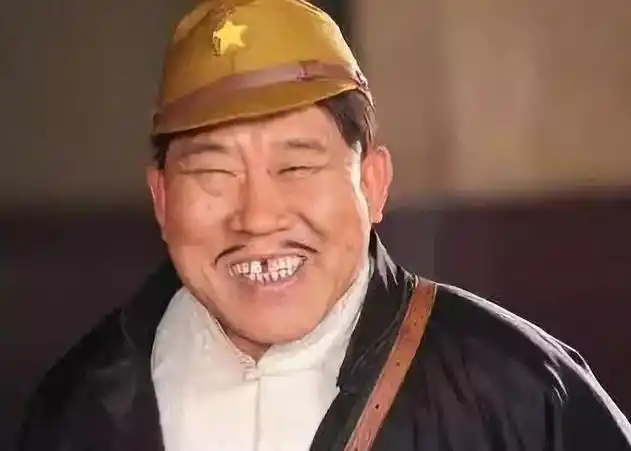 熟悉,距今他已经出道30多年的时间了,不管是《大宅门》中的配角韩荣发