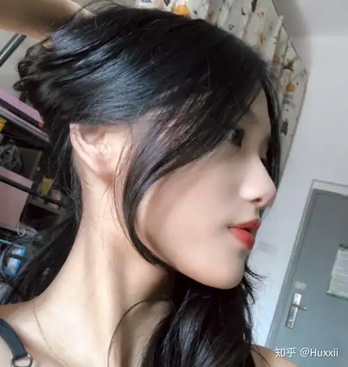 塌鼻子的女生留什么发型好看