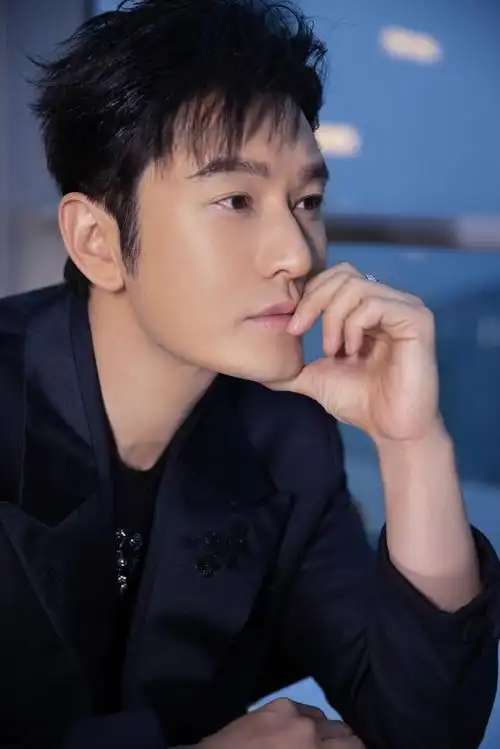 黄晓明超话蓄势以待,精彩刚启,告别岁末,温暖迎新.