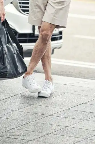 叛逆了男人就要有腿毛