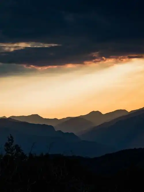 唯美小清新简约山脉自然风景图片