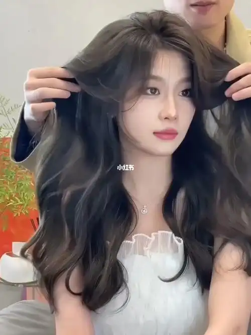 秋冬第一款慵懒法式烫蓬松高颅顶卷发