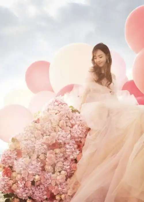 唐嫣罗晋同晒领证婚纱照官宣婚讯,回顾二人交往历程甜蜜爆表